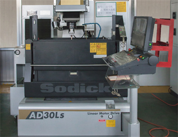 日本沙迪克鏡面火花機(jī)